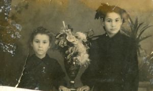 1951 Орск  с сестрой Анной Шорохнова
